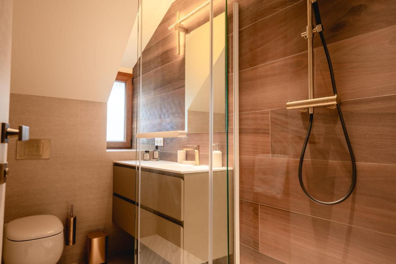 Le Nid Du Favre I - Charming Studio With Stunning Lake View Annecy Exteriör bild