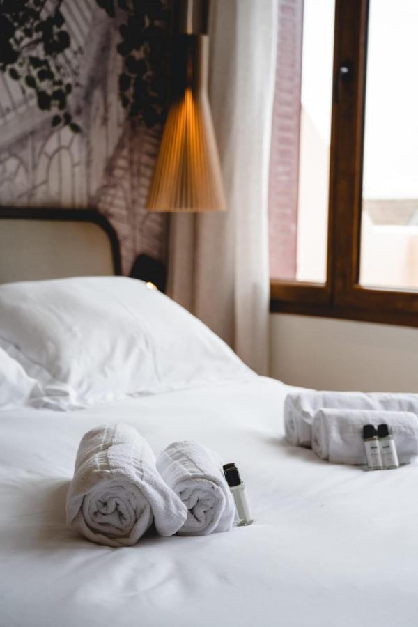Le Nid Du Favre I - Charming Studio With Stunning Lake View Annecy Exteriör bild