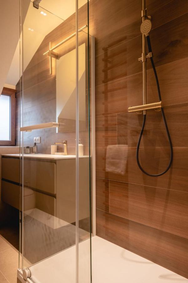 Le Nid Du Favre I - Charming Studio With Stunning Lake View Annecy Exteriör bild