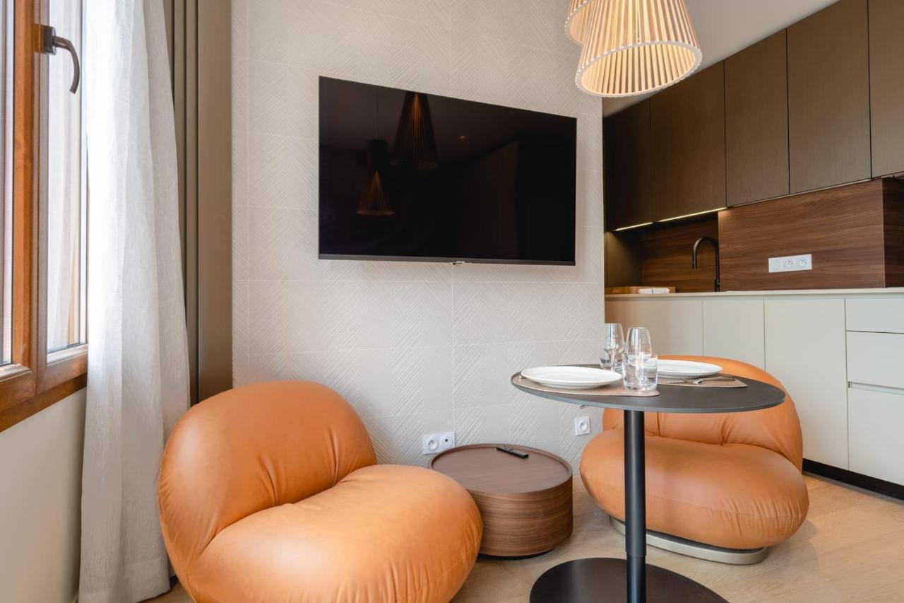 Le Nid Du Favre I - Charming Studio With Stunning Lake View Annecy Exteriör bild